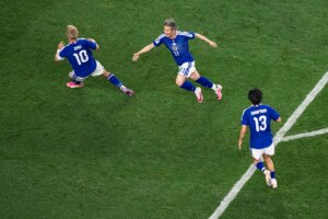 Japão empata em 1 x 1 com a Suécia e encara o Brasil no mata-mata