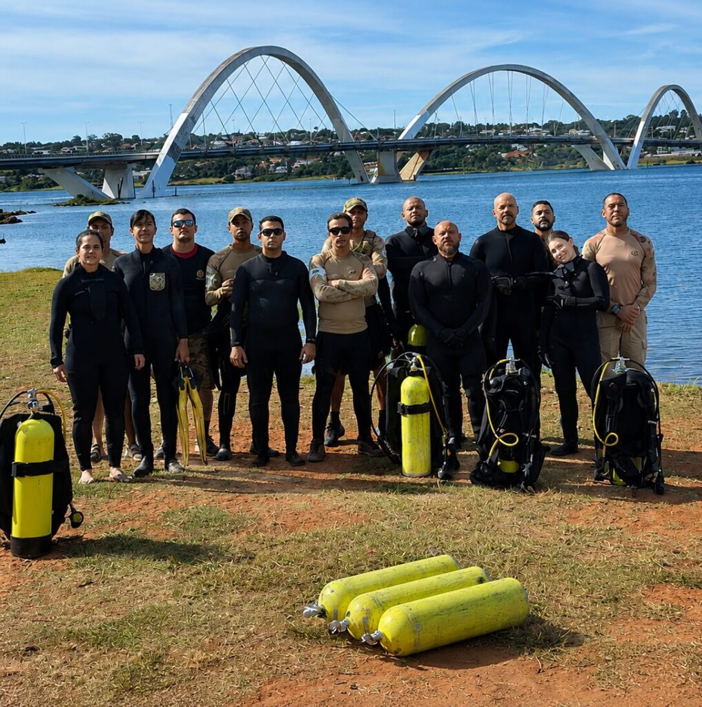 Limpeza no Lago Paranoá retira 280 kg de resíduos