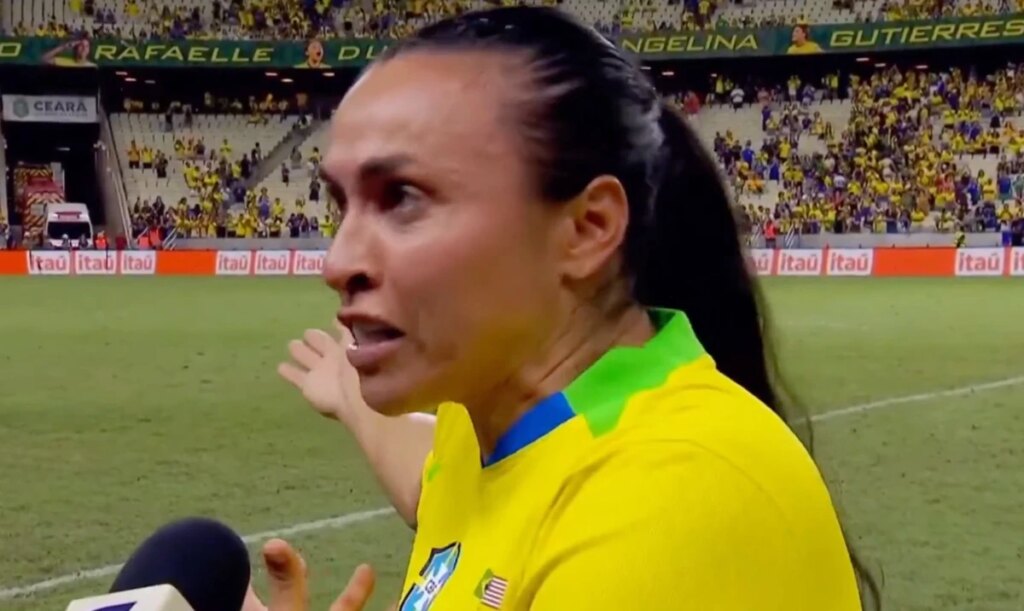Marta se revolta com árbitra em jogo contra EUA: "Não pode acontecer"