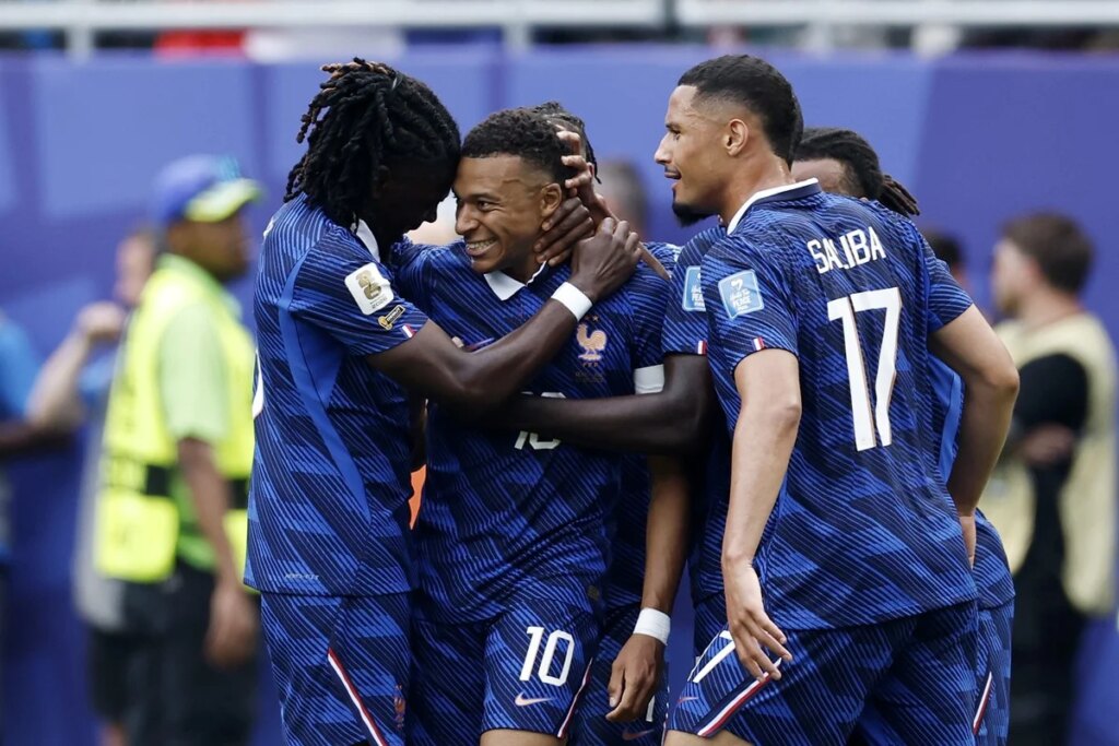 À caça de Messi, Mbappé iguala com Ronaldo na artilharia das Copas