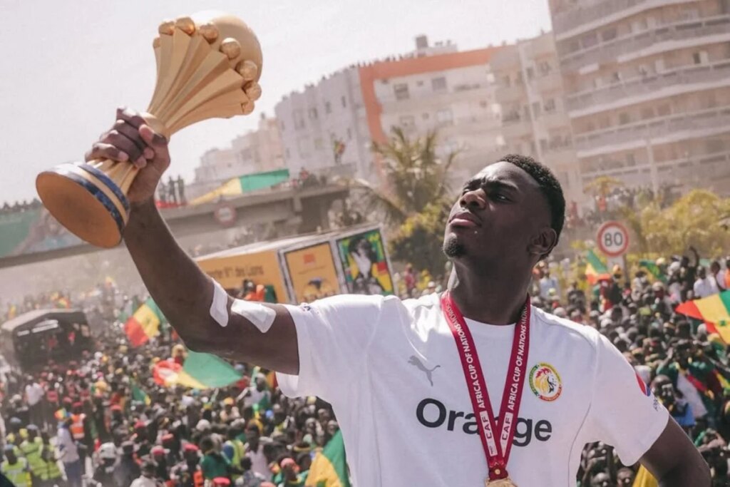 Niakhaté, de Senegal, elogia Haaland e o compara a Cristiano Ronaldo