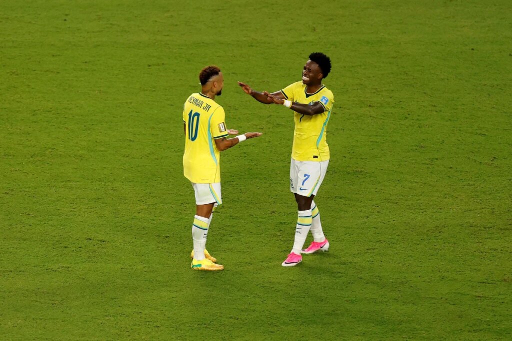 Com brilho de Vini Jr. e volta de Neymar, Brasil bate Escócia na Copa do Mundo