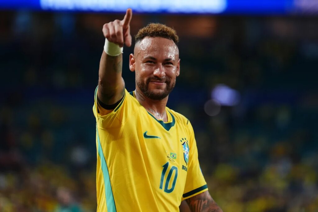 Ronaldo diz que Neymar é decisivo e torce para que ele cale críticos