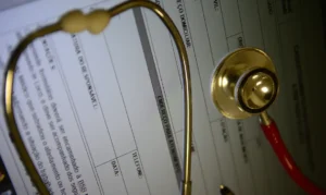 Número de beneficiários de planos de saúde sobe em abril para 52,958 milhões, diz ANS
