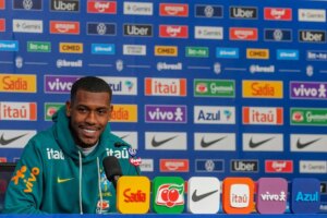 Após comentário de Zico, Rayan fala sobre evolução nas finalizações
