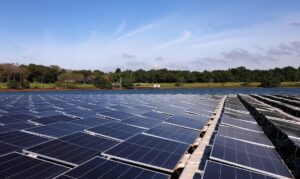 Brasil cai da 4ª para 5ª posição no ranking de energia solar adicionada em 2025