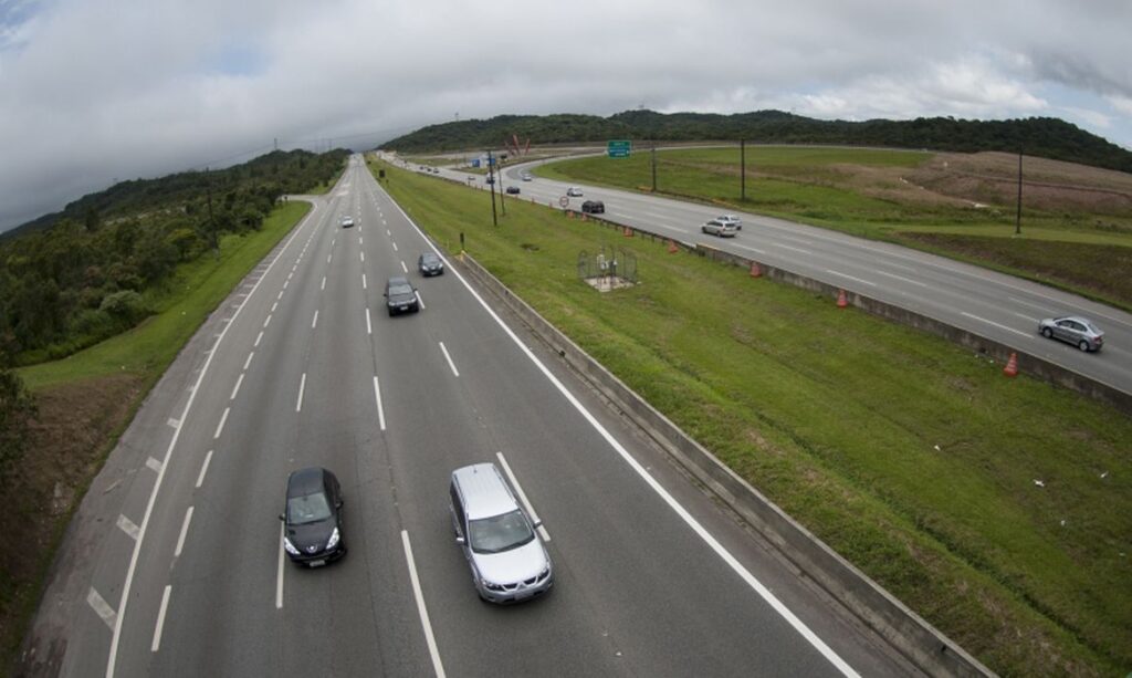 Governo terá de leiloar 2 rodovias por mês para atingir meta de 13 certames no ano