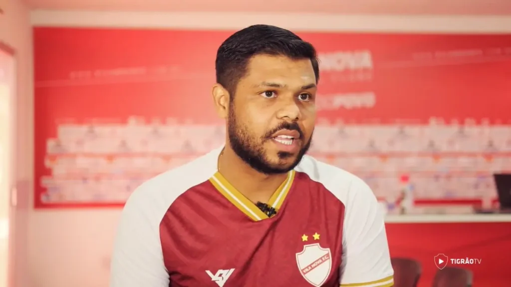 Vice do Vila promete ir à CBF contra arbitragem