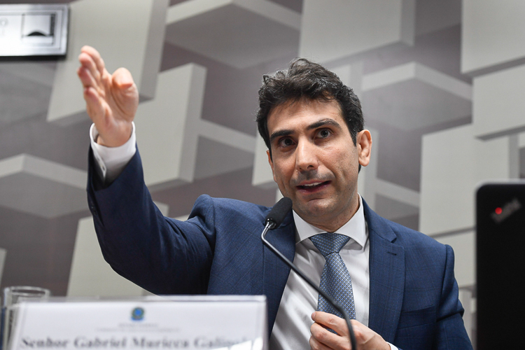 Há confusão sobre o que é ser mais claro e comunicar o que se vai fazer, diz Galípolo