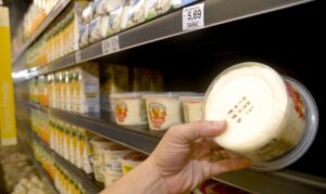 Com calculadora na mão, brasiliense mantém consumo mesmo com desaceleração do varejo