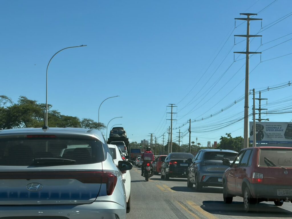 Trânsito fica intenso em diversas vias do DF antes de Brasil x Japão