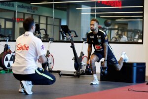Com Neymar na academia, Brasil realizou dois treinos nesta quinta