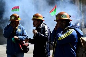 Agricultores indígenas decidem endurecer protestos na Bolívia