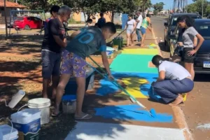 Avenida de Trindade ganha novas cores para Copa