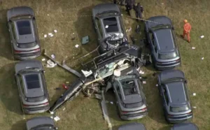 Seis pessoas morrem em queda de 2 helicópteros no Rio; vídeos