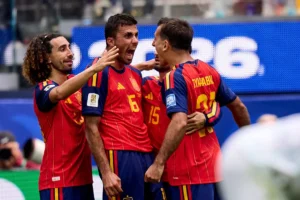 Espanha joga o suficiente para vencer a Áustria e avançar na Copa
