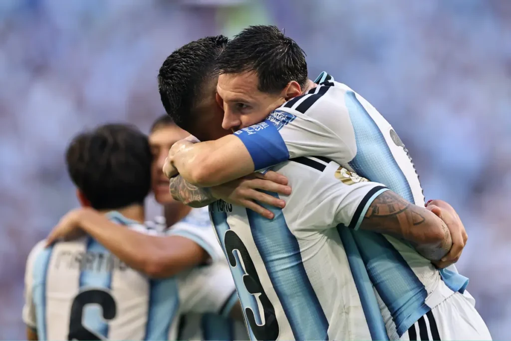 Argentina faz péssimo jogo, mas é salva por Messi contra Cabo Verde