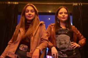Maiara rega a Klara Castanho para interpretá-la em filme de Marília Mendonça