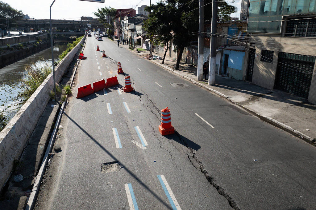 Solapamento da avenida do Estado, em São Paulo, persiste há quatro meses