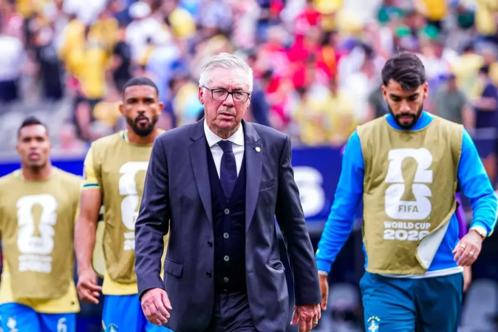 Torcedores criticam Ancelotti: 'um Dorival de Armani'