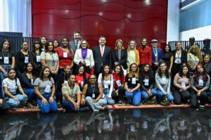 Senado lança programa para jovens criarem app contra violência