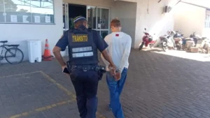 Adolescente é apreendido após "dar grau" no trânsito em Goiânia