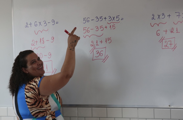 Comissão aprova prioridade a escolas inclusivas no repasse do MEC