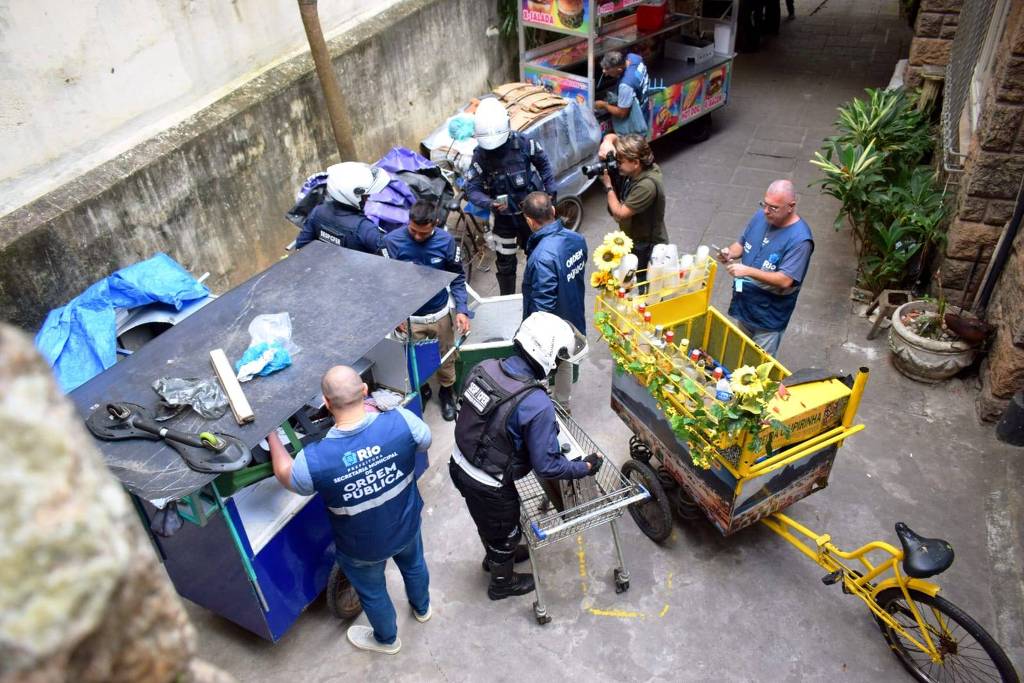 Prefeitura do Rio interdita depósitos em ação contra ocupação irregular da orla