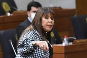 Senadora paraguaia ameaça processar Mbappé por violência de gênero