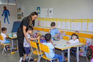 Matrículas em creches avançam, mas desigualdades persistem