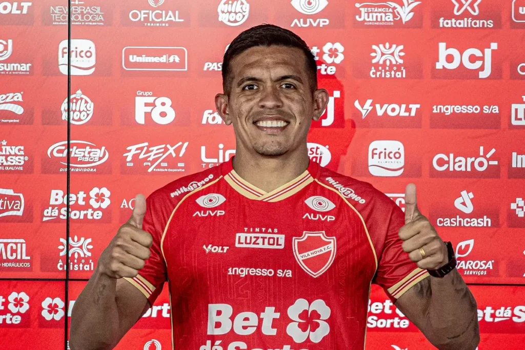 Igor Carius chega ao Vila Nova de olho no acesso