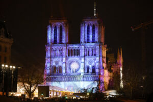 Novos vitrais de Notre Dame serão instalados entre outubro e novembro