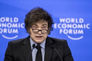 Projeto que pune denúncias sexuais falsas com até seis anos de prisão avança na Argentina sob Milei