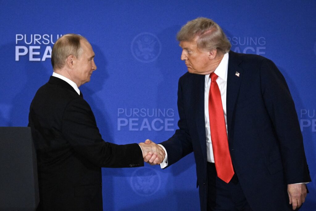 Putin conversa ao telefone com Trump sobre Ucrânia, diz Kremlin