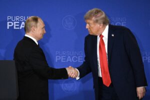 Putin conversa ao telefone com Trump sobre Ucrânia, diz Kremlin
