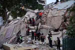 Ao menos 68 pessoas morreram em terremotos no marco zero de Caracas