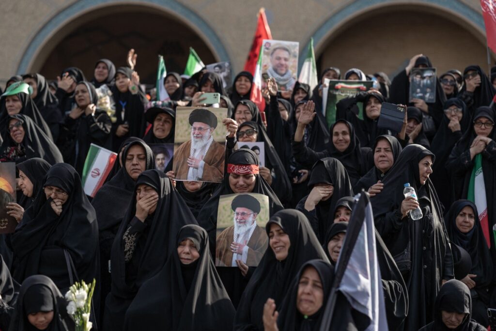 Teerã inicia funeral de Estado de Ali Khamenei