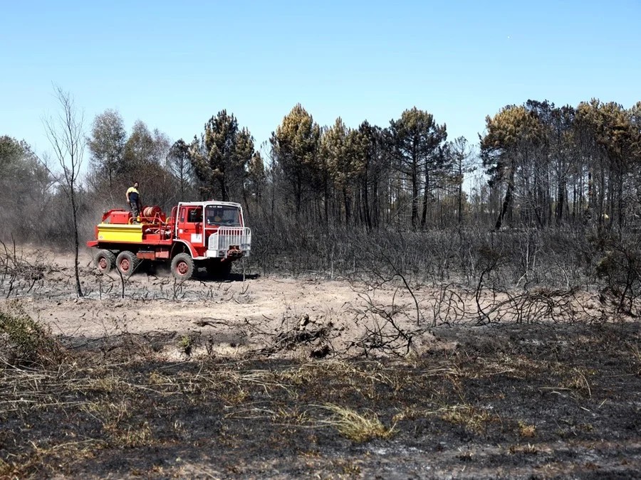 Incêndios na França e na Espanha forçam evacuação de dezenas de milhares de pessoas