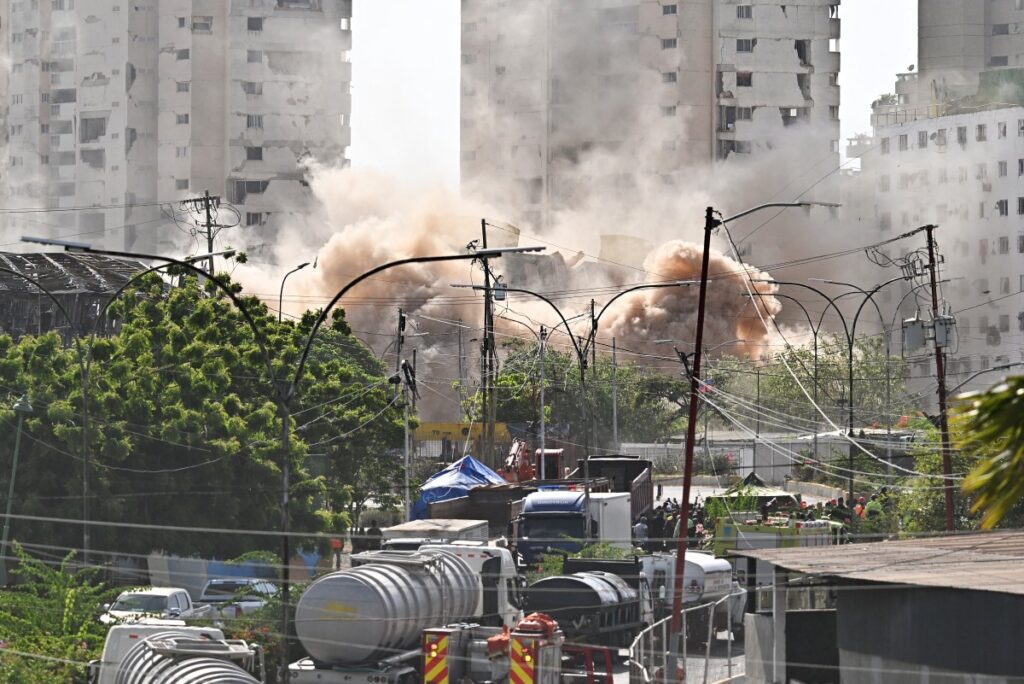 Demolição de prédios danificados por terremotos na Venezuela é iniciada