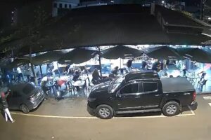 Adolescente suspeito de ataque a tiros em Campo Mourão (PR) se apresenta à polícia e é apreendido