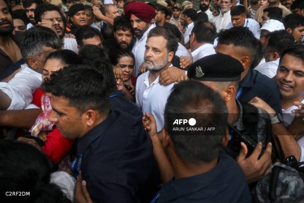 Oposição indiana pede renúncia de Modi após repressão a protesto estudantil