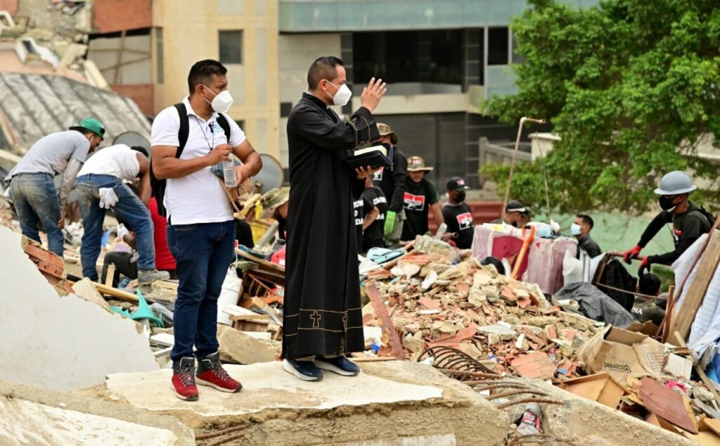 Lenta recuperação dos corpos das vítimas dos terremotos revolta venezuelanos