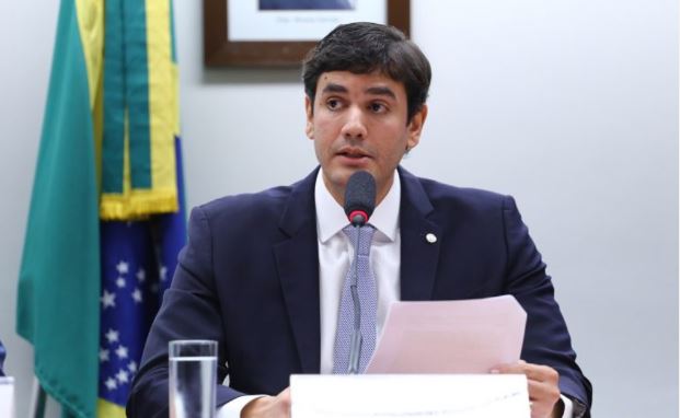 Em busca de prestígio político, Rafael Prudente intensifica a sua imprudente romaria.