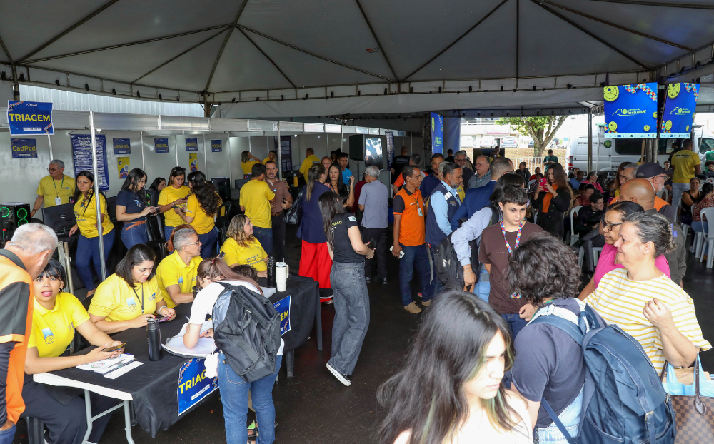 Carreta da Inclusão oferece serviços gratuitos em Ceilândia