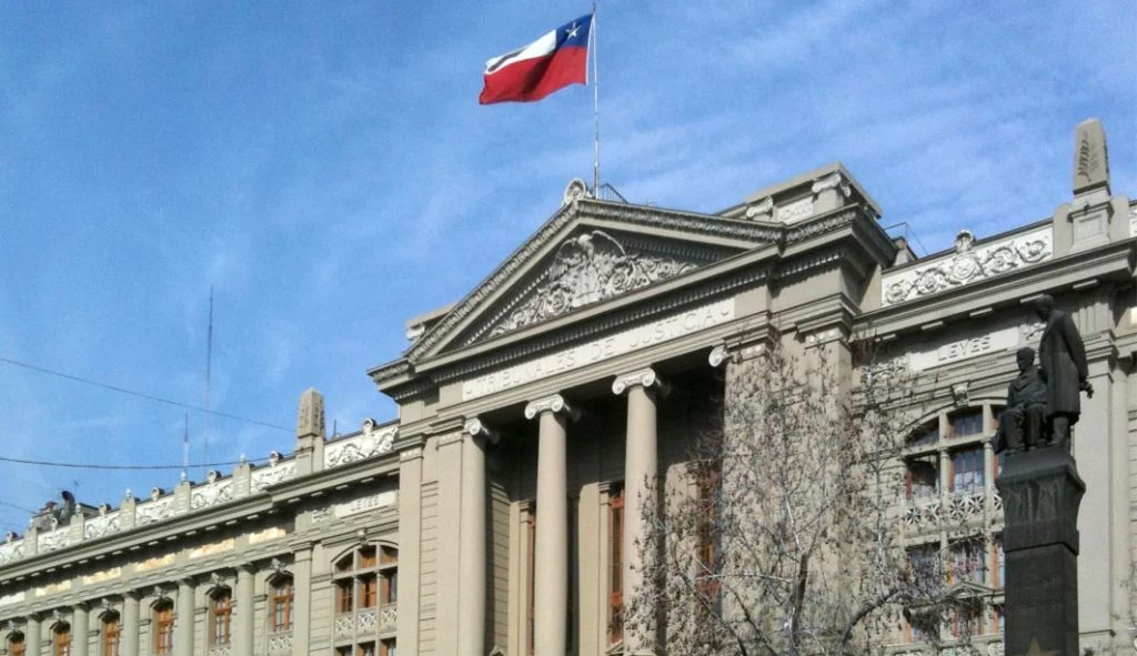Chile propõe endurecer penas para menores que cometem crimes graves