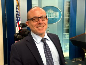 Morre subitamente jornalista que divulgou fala de Trump sobre Meloni