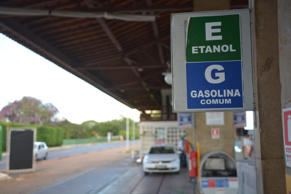 MPF pede na Justiça suspensão do aumento do etanol em 32% na gasolina