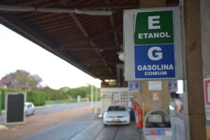 MPF pede na Justiça suspensão do aumento do etanol em 32% na gasolina