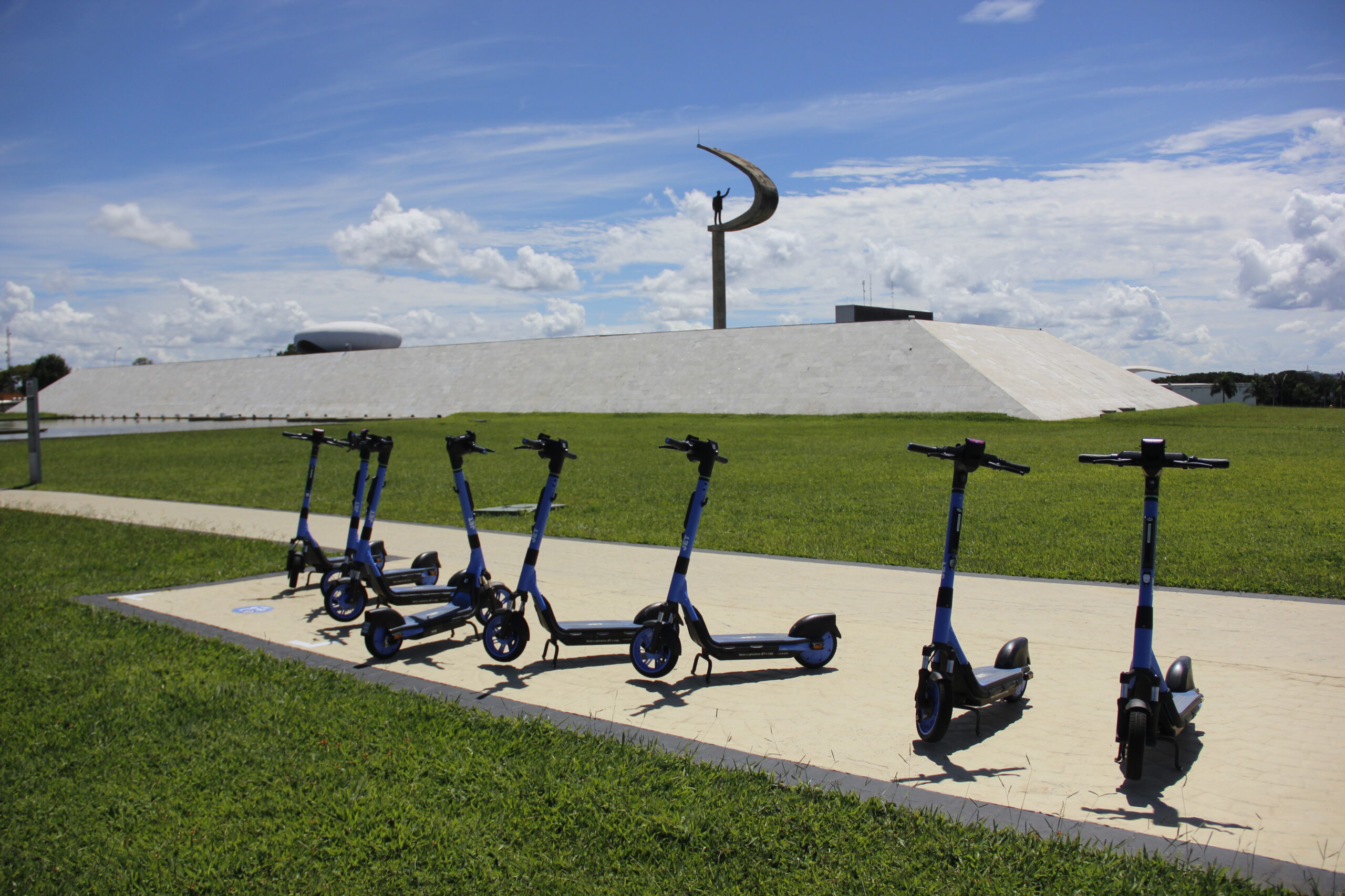 PatMobi orienta uso seguro de patinetes elétricos no Parque da Cidade