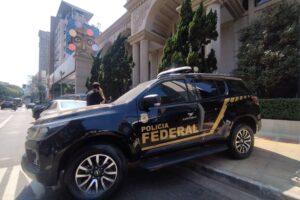 Brasileiros sancionados pelos EUA por elo com PCC são alvo da PF